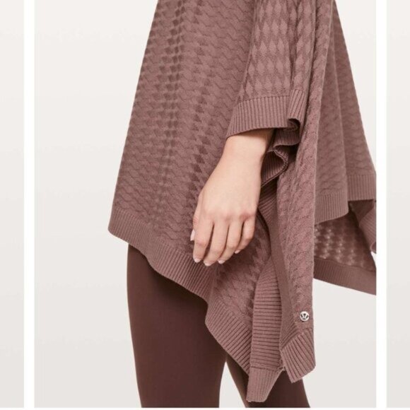 Lululemon Divinity Poncho in Woven Spanish Oak - OS - Picture 5 of 7